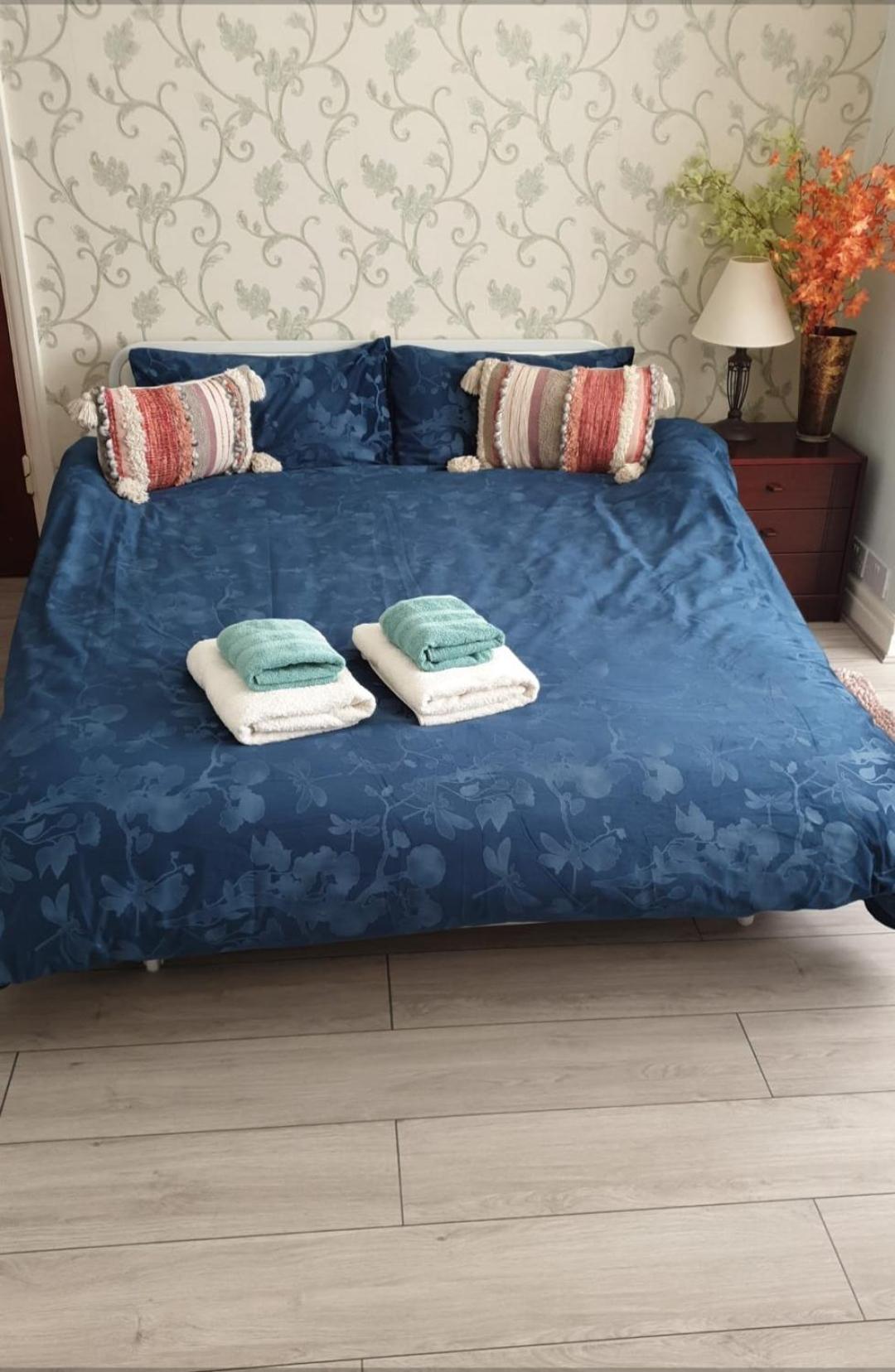 Beautiful Double En-Suite Room, Separate Entrance, Ilford, Central Line Gants Hill, Free Parking Buitenkant foto
